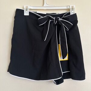 Diane Von Furstrnburg Black Women's Skort with White Trim